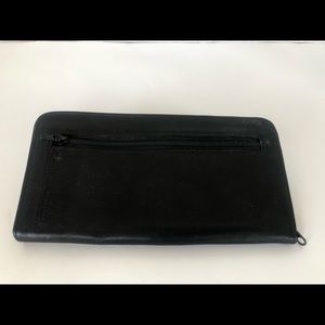 Dilana Design Collection leather wallet